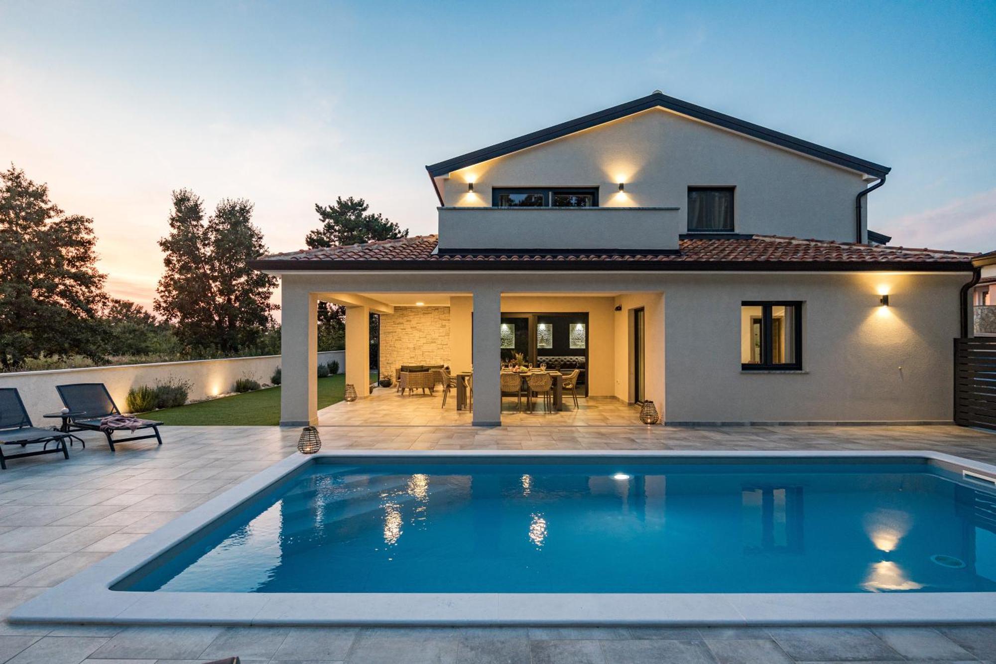 Special Offer! New Luxury Apartment With Pool, Fitness, Outdoor Bar&Grill Buje Eksteriør billede