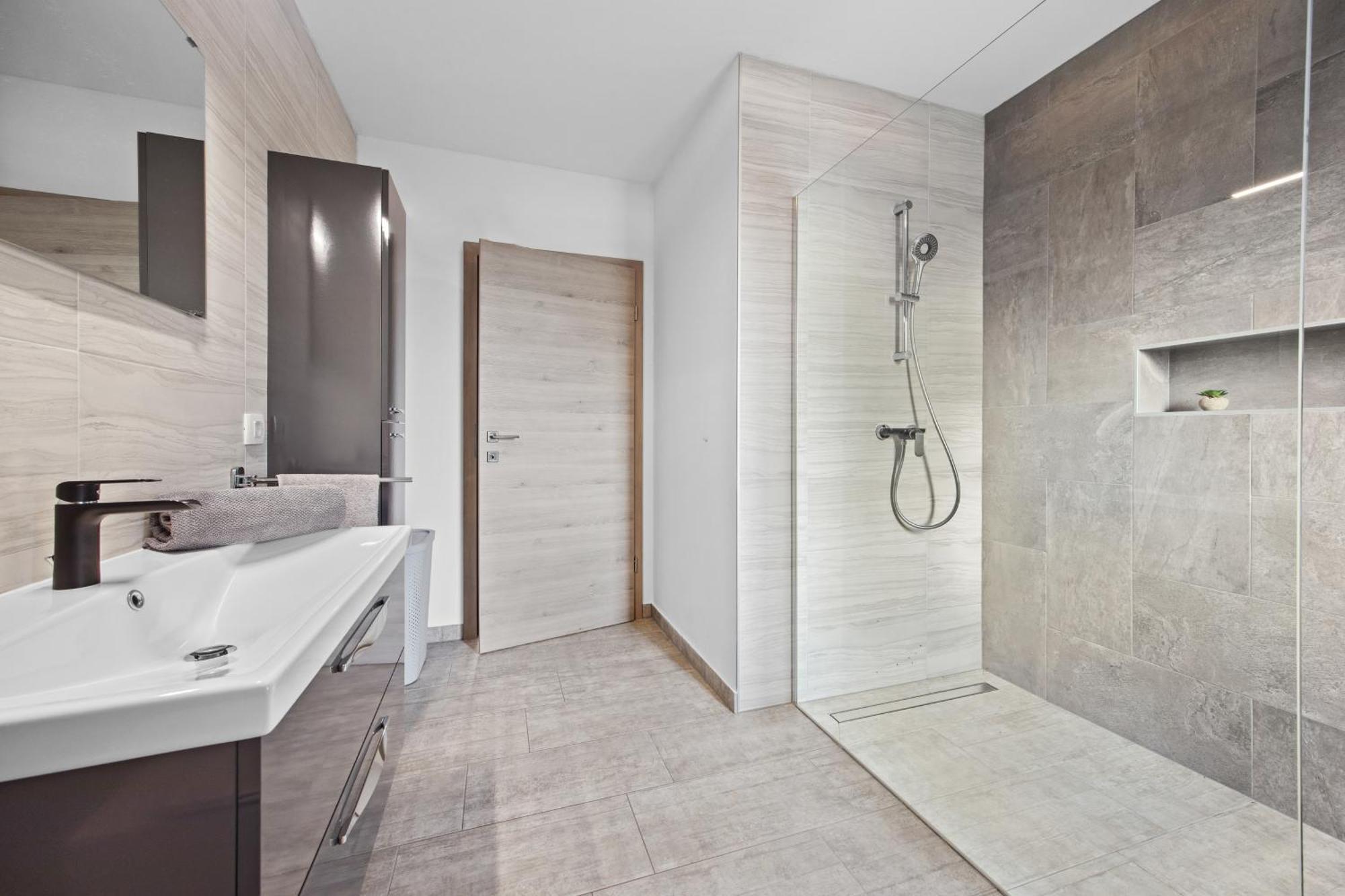 Special Offer! New Luxury Apartment With Pool, Fitness, Outdoor Bar&Grill Buje Eksteriør billede